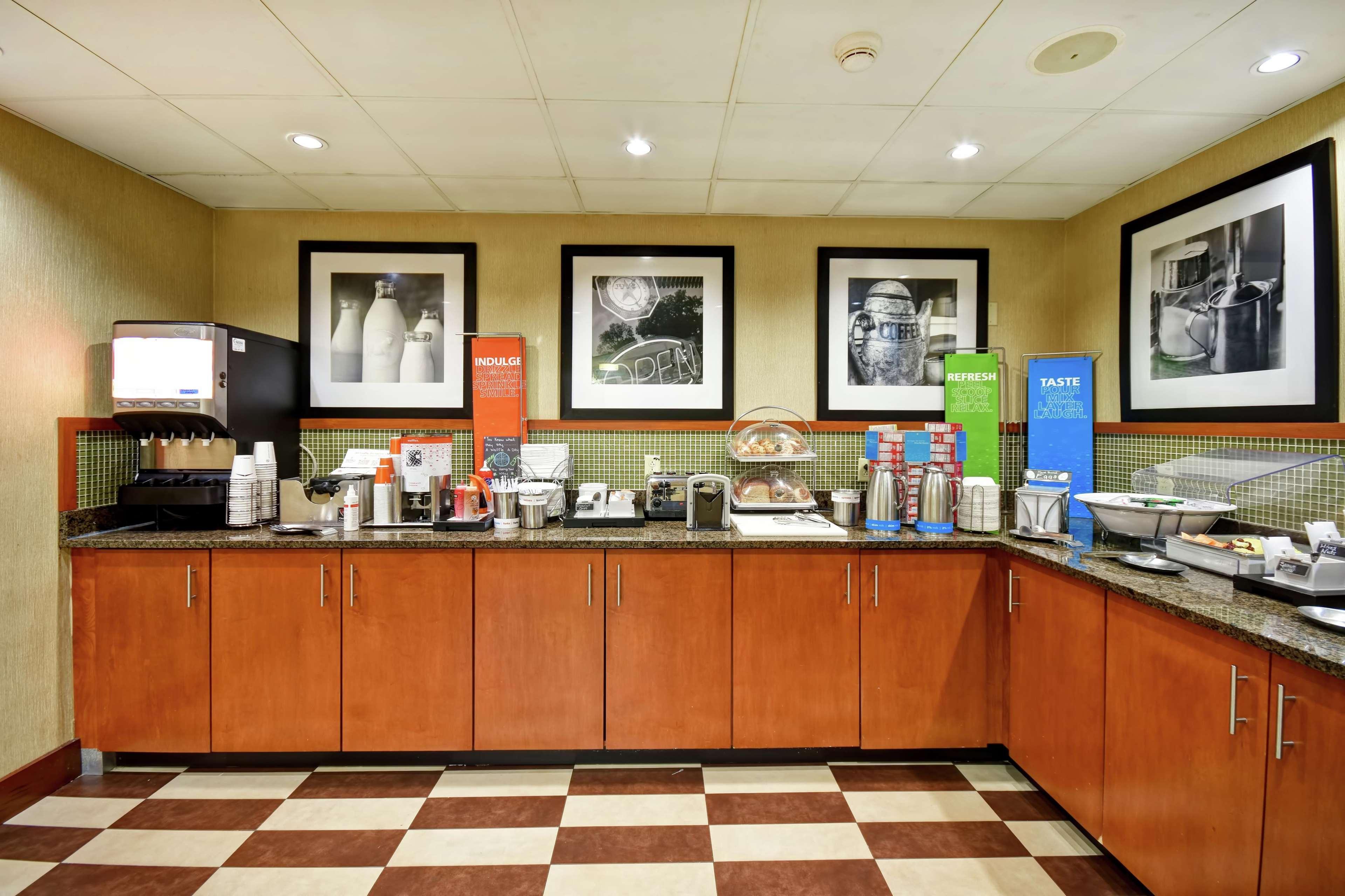 Hampton Inn St. Louis - Westport Maryland Heights Εξωτερικό φωτογραφία
